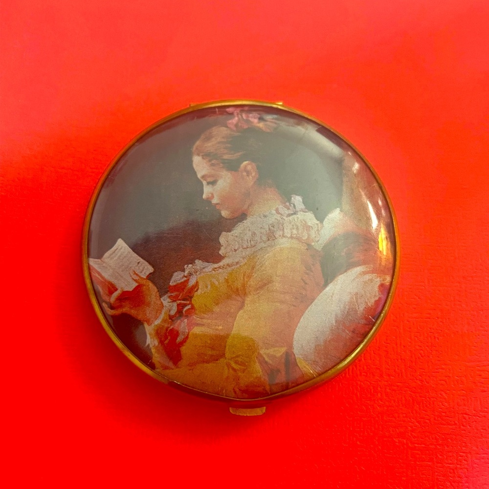 Vintage Compact mirror with Victorian Reading Lady Design 3 inch mirror